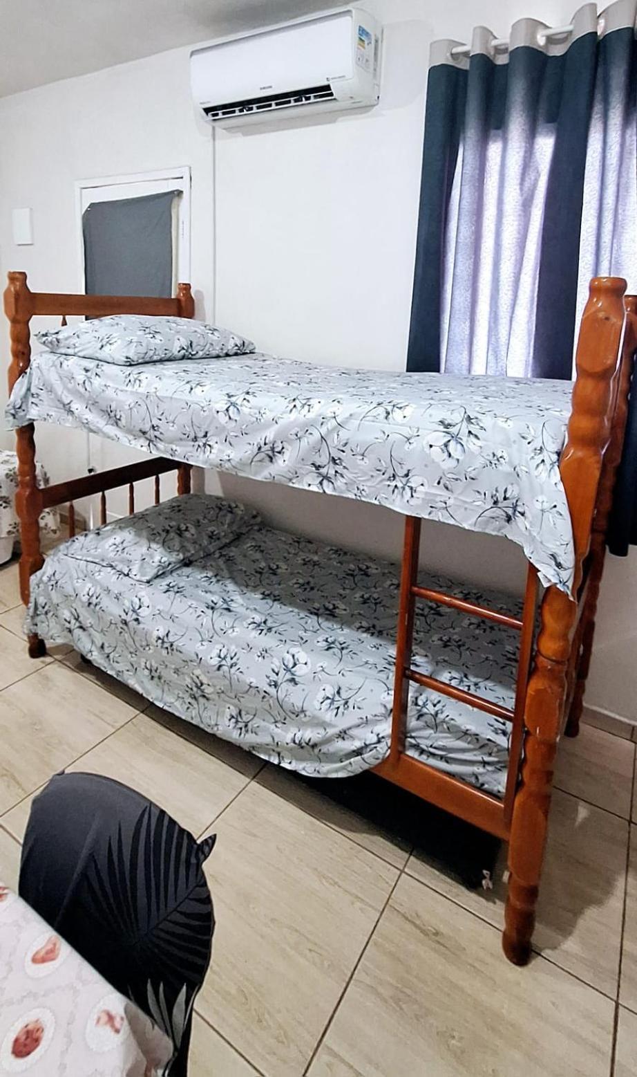Kitnet S1 Em Torres-Rs - Na Mais Bela Praia Gaucha - Cozinha - Banheiro - Ar Condicionado - Tv E Wi-Fi - Estacionamento - Anfitria Superhost No Bnb Экстерьер фото
